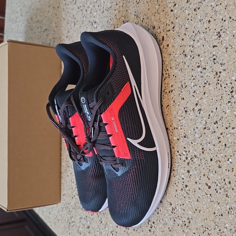 Nike Zoom Pegasus 40 Men's Sneakers